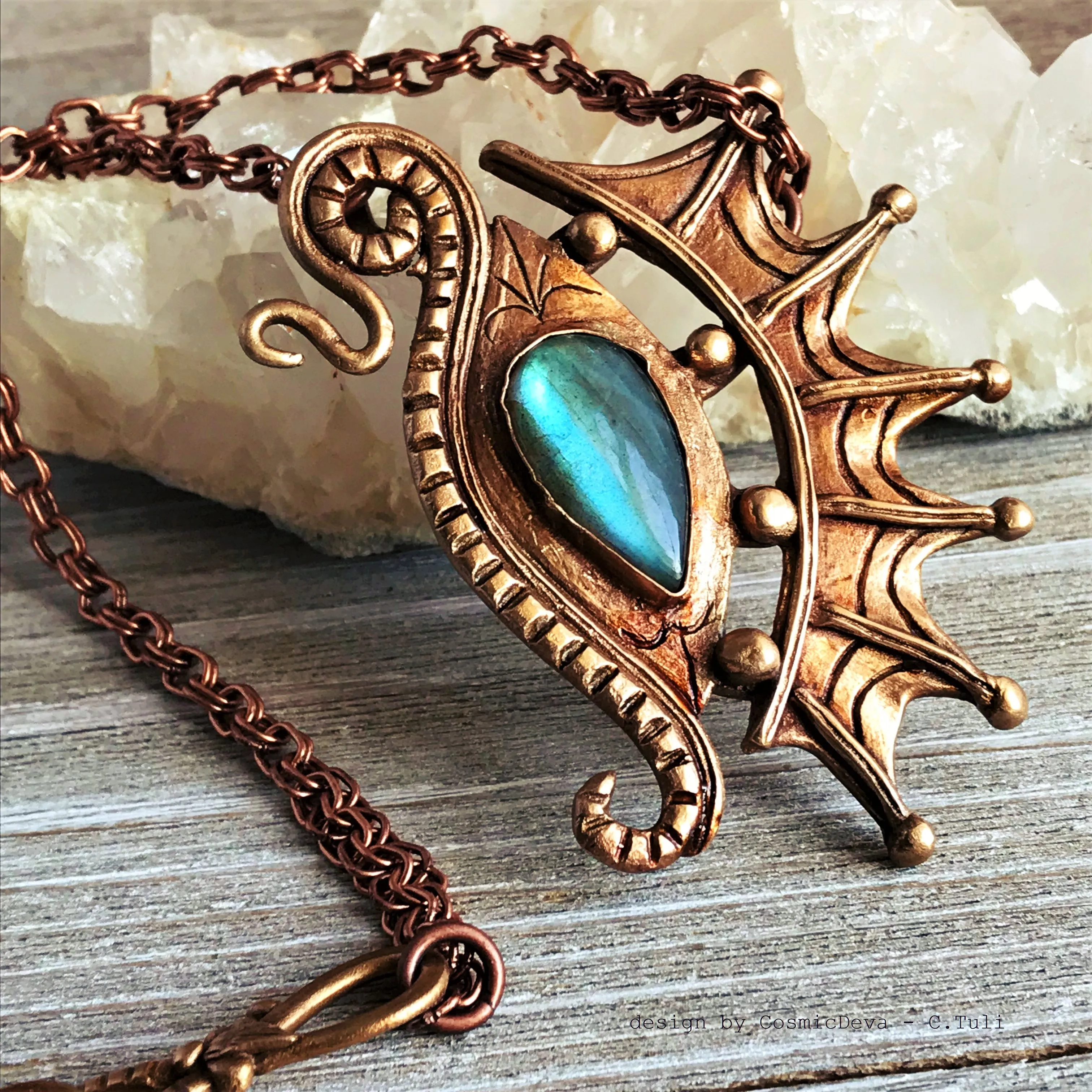 1013 The Eye Of The Dragon Bronze Necklace Pendant With Flashy Labradorite