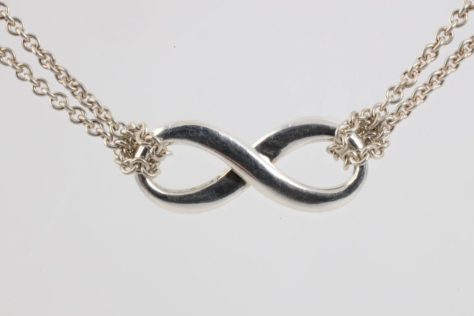 18" Tiffany & Co. 925 Silver Infinity Necklace (6.68g.)