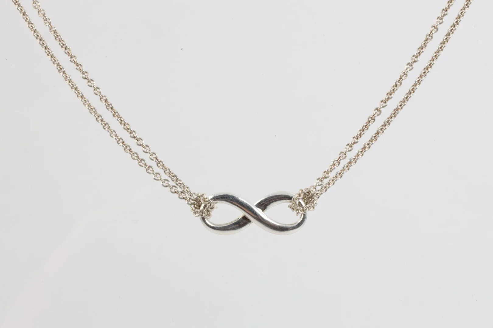 18" Tiffany & Co. 925 Silver Infinity Necklace (6.68g.)