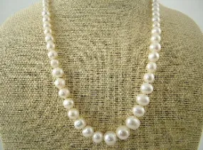 Kiwicraft White Freshwater Pearl Necklace